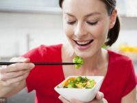 初三冬天娱乐吃瓜酱,初三学子共享吃瓜酱欢乐时光