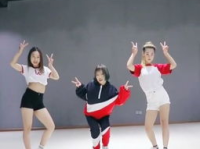 吃瓜娱乐手势舞,跟随吃瓜娱乐手势舞，一起摇摆快乐时光