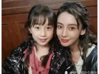 娱乐明星吃紫薇瓜视频合集,娱乐明星们的甜蜜诱惑瞬间